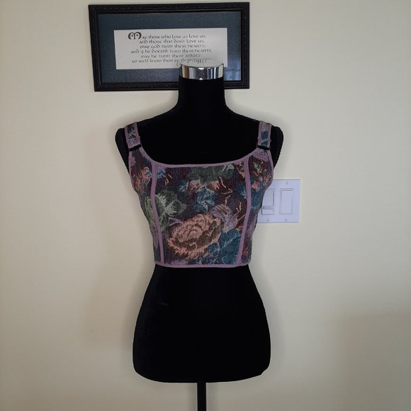 25473  Emerald XO Ivy Lavender Brocade Crop Tank - Picture 2 of 9